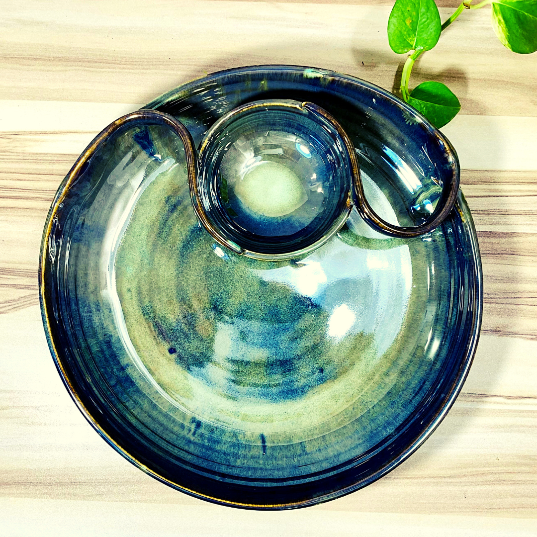 Homefrills Prmium Green Serving Ceramic Platter/Plate with Section,Chip n Dip Platter/Plate/Tray for Momos, Fries, Kebabs, Starter and Snacks etc Microwave Safe. (Set of 1)
